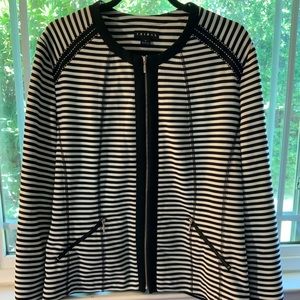 Black and White Stripped Blazer Size XL
